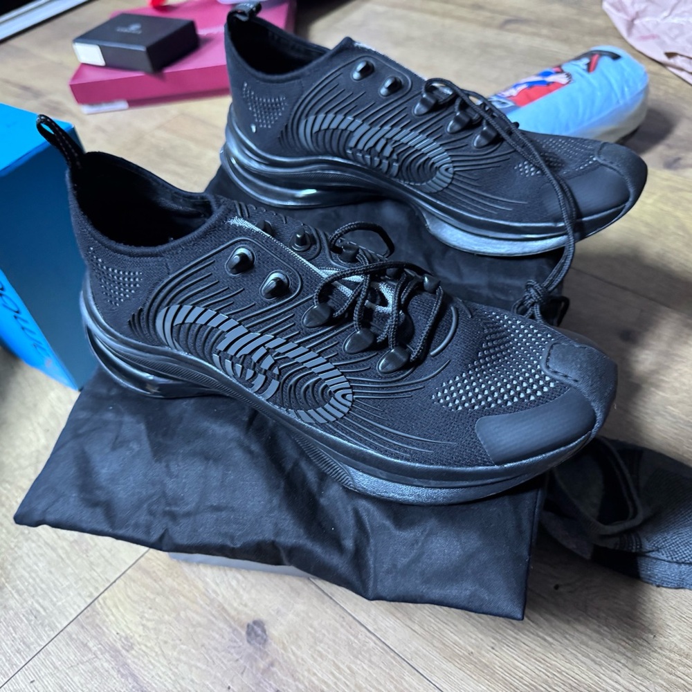 NEW Gucci Black Men's ‘Run’ Sneakers